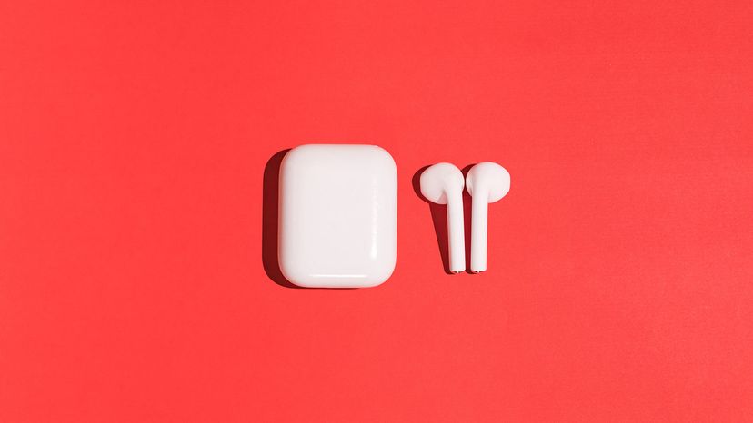 Как правильно чистить AirPods (да, это действительно необходимо)